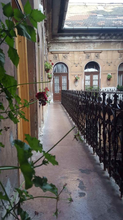 Say Yes Hostel Budapest Exterior foto